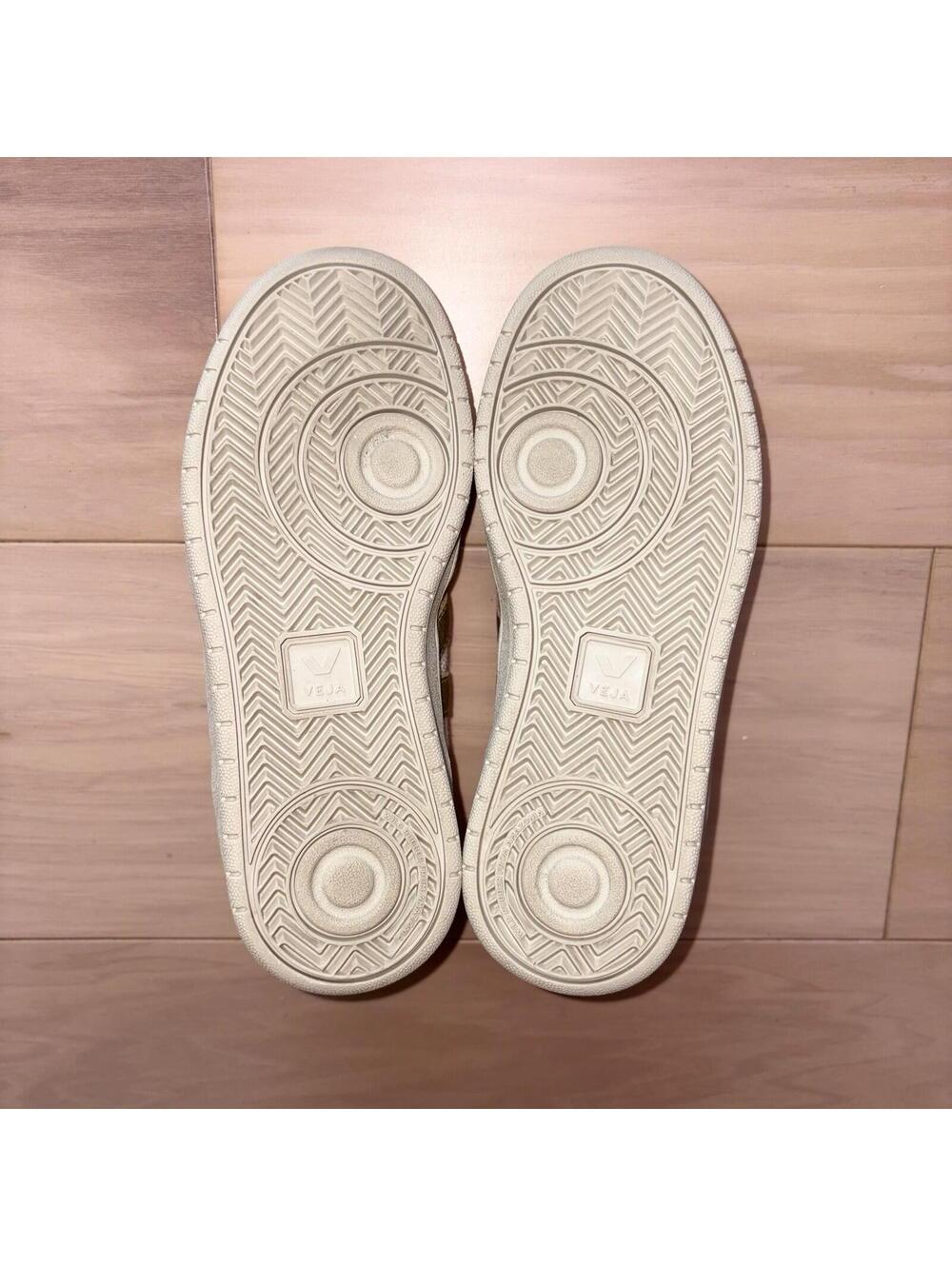 Veja V-10 Women’s Size 6 White Gold Leather Mesh Casual Sneakers EU 37 - Picture 8 of 8